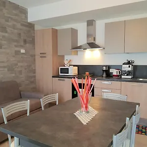  Apartment Casa La Pief 1 Giallo By Gardadomusmea
